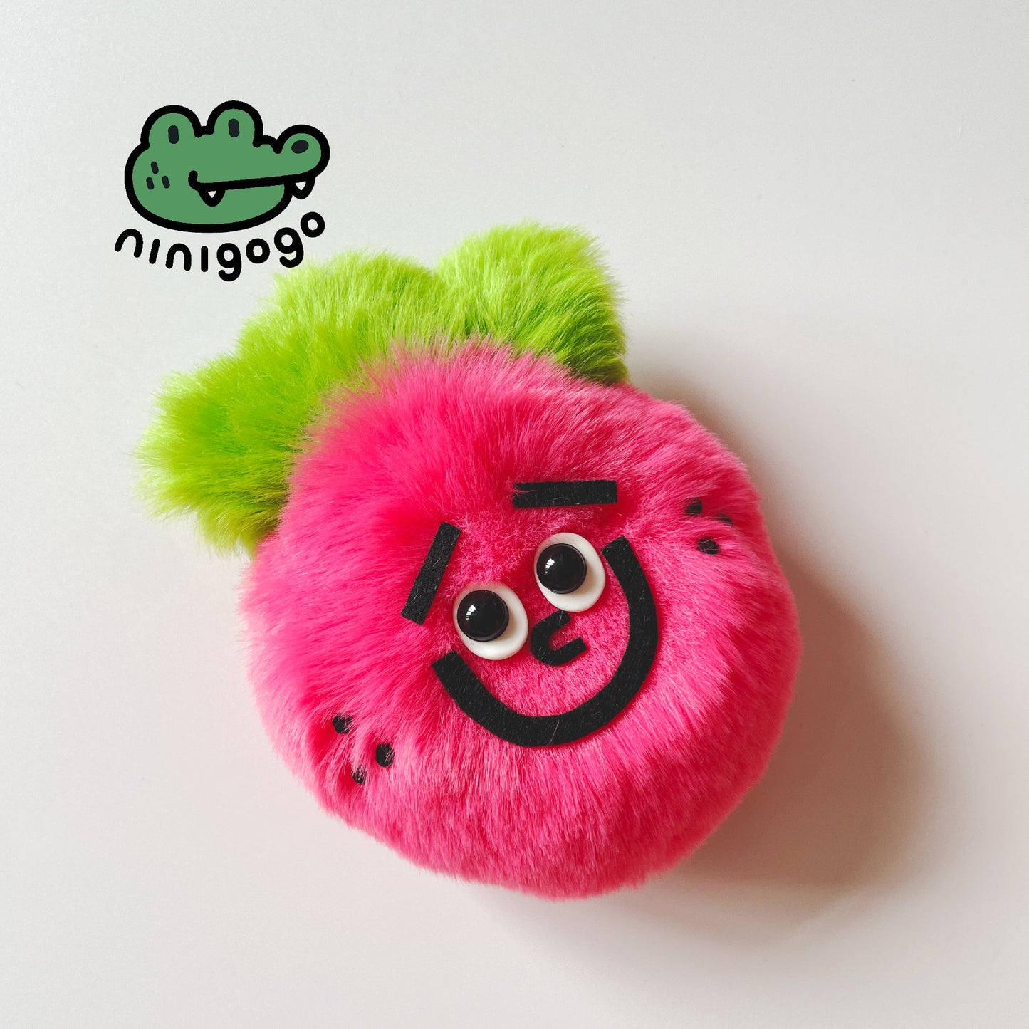 NINIGOGO - Strawberry Plush Charm