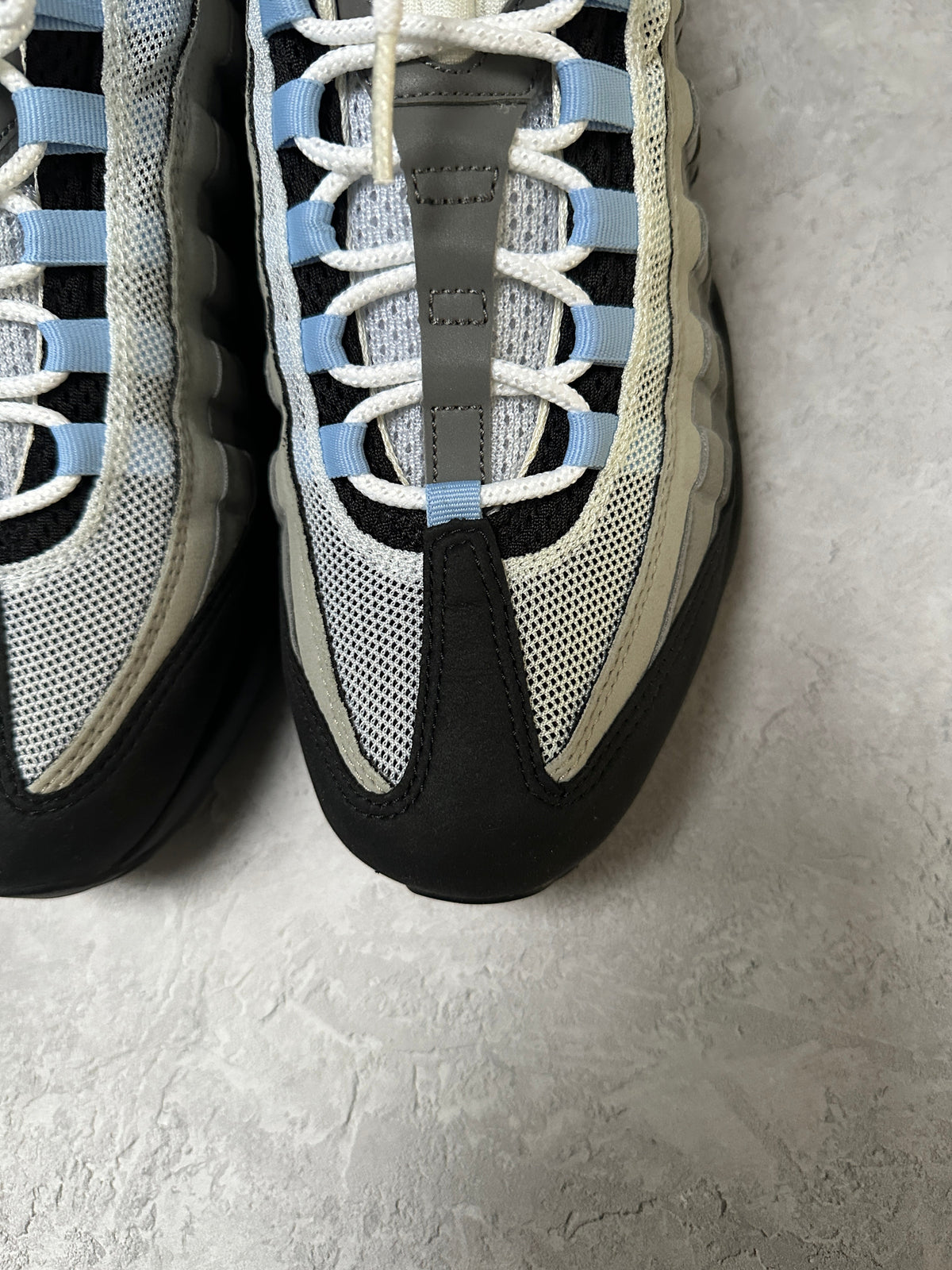 Nike Air Max 95 | Aluminum | UK 9.5