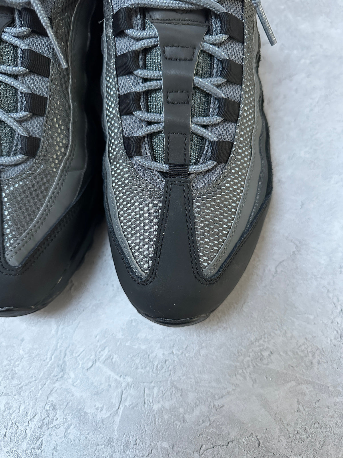 Nike Air Max 95 | Black / Particle Grey | UK 10