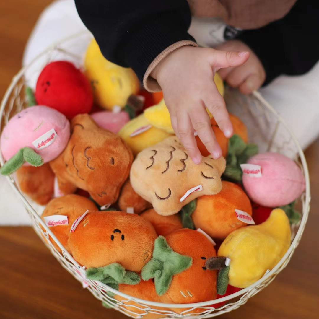 Daily White - Mini Mango Bag Charm