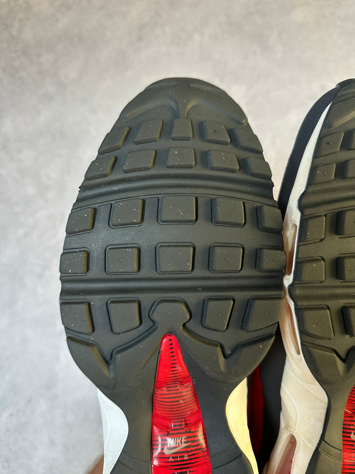 Nike Air Max 95 | Anthracite Red No Sew | UK 11