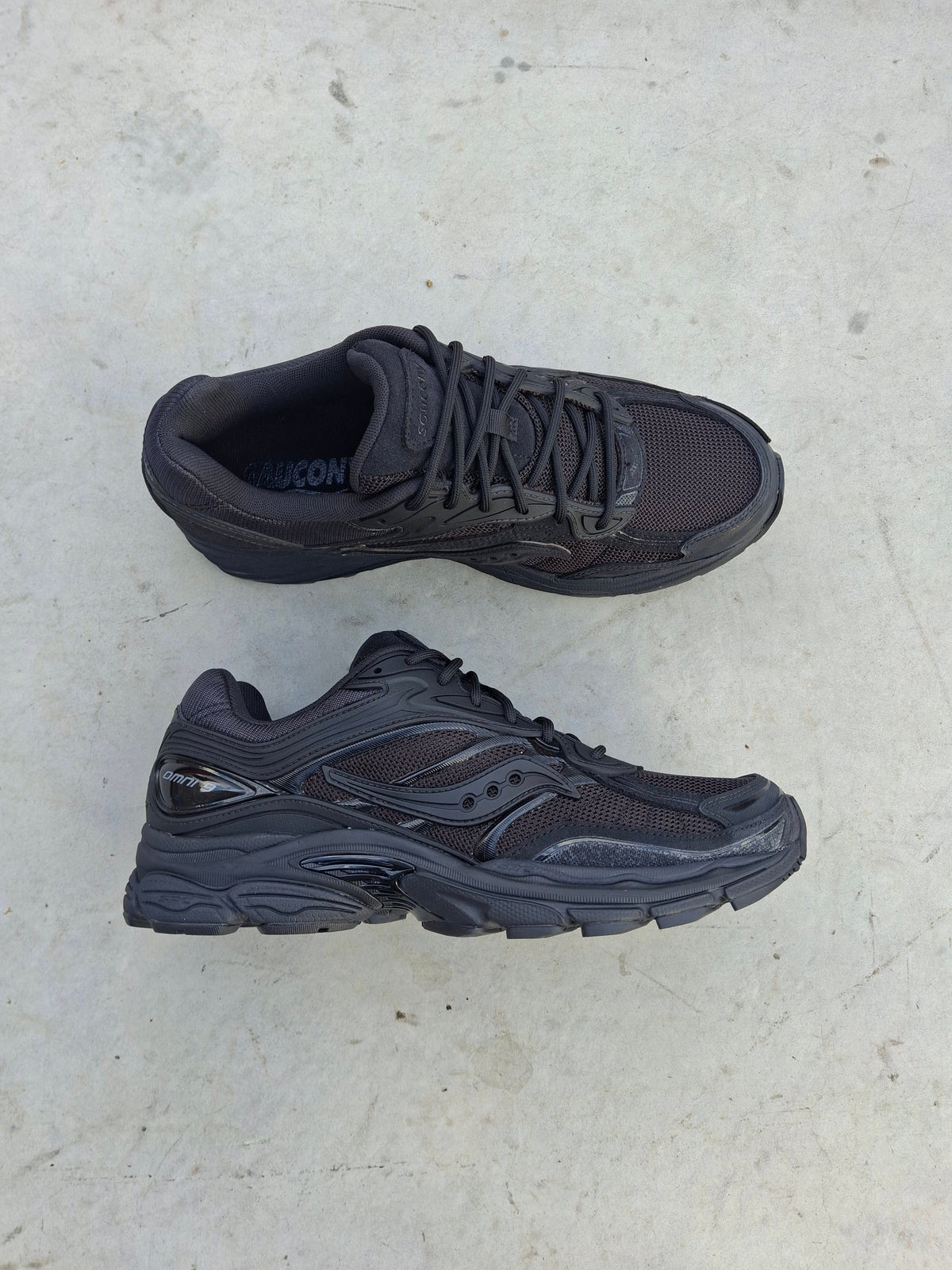 Saucony ProGrid Omni 9 Armor – Black Trainers