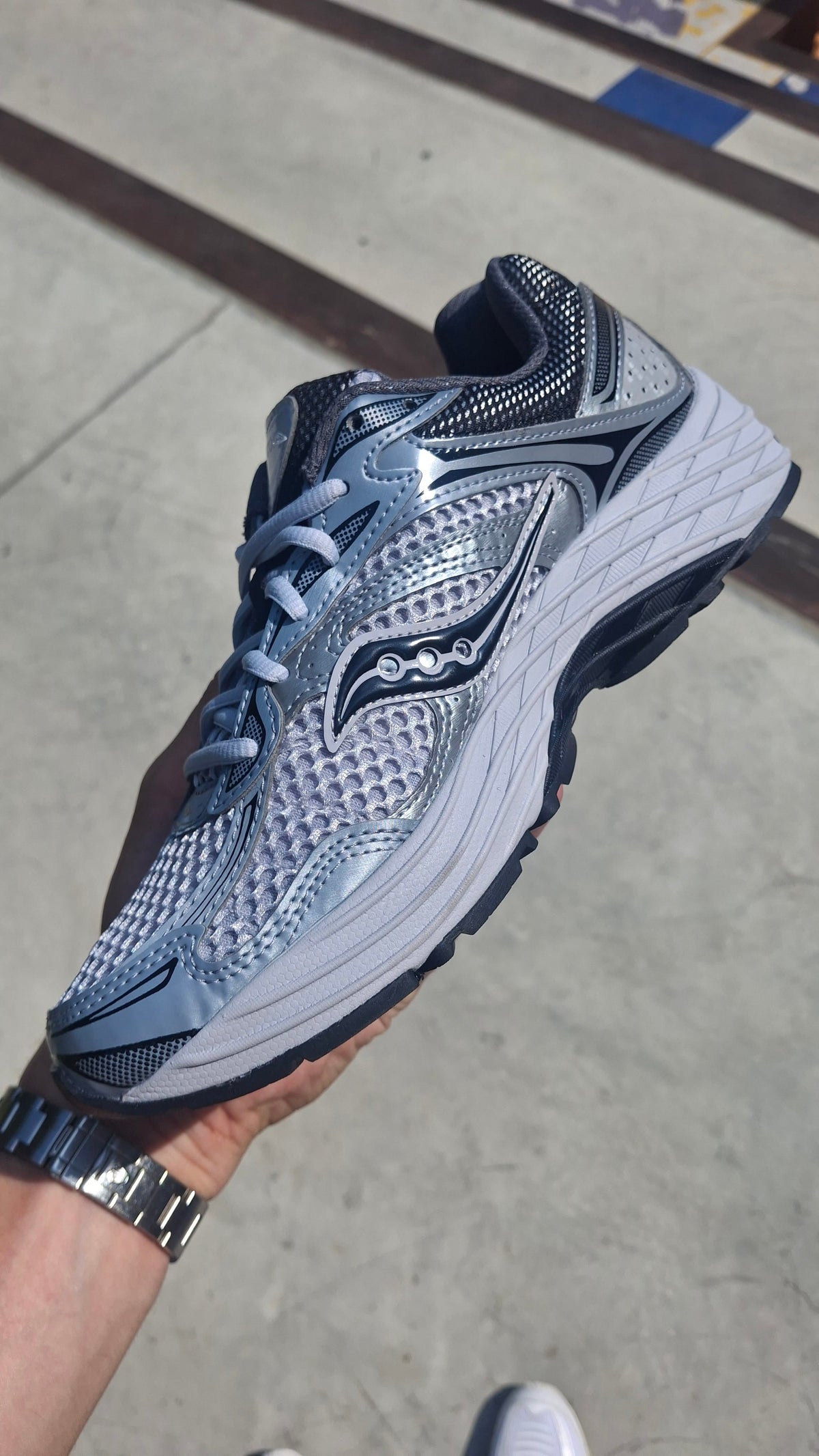 Saucony ProGrid Omni 9 OG – Microchip Trainers