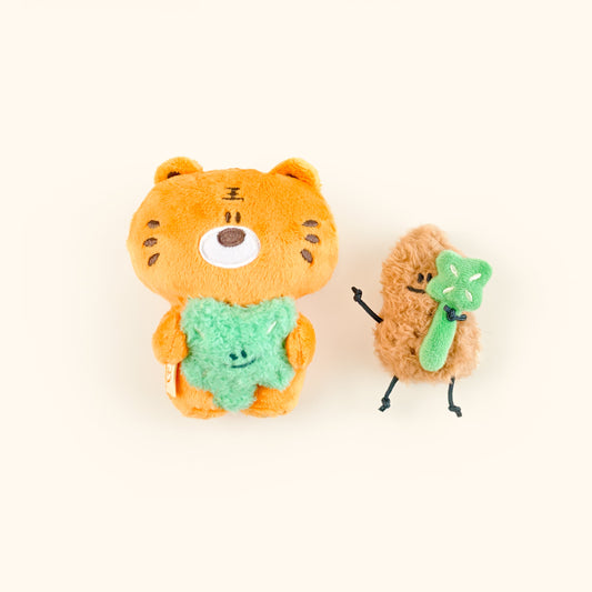Fickle Plan - Tiger Peanut And Four-leaf Clover Bag Charm