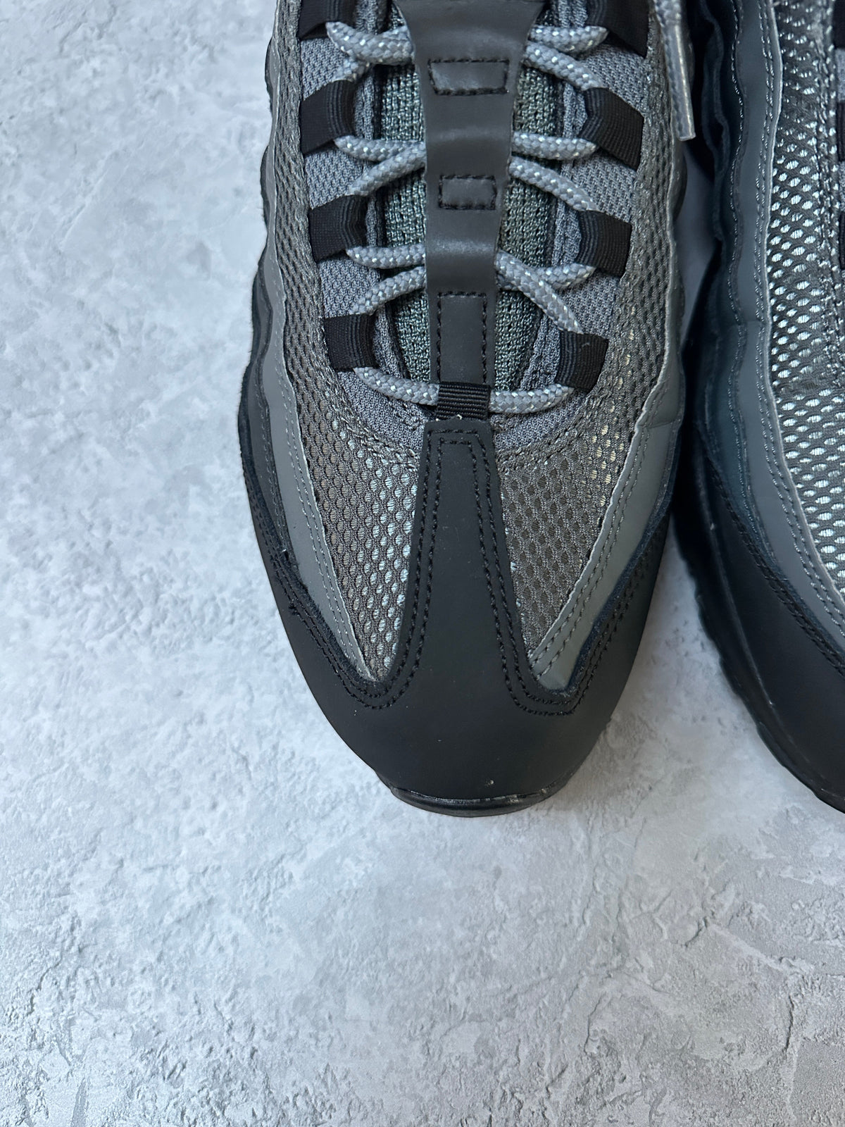 Nike Air Max 95 | Black / Particle Grey | UK 10