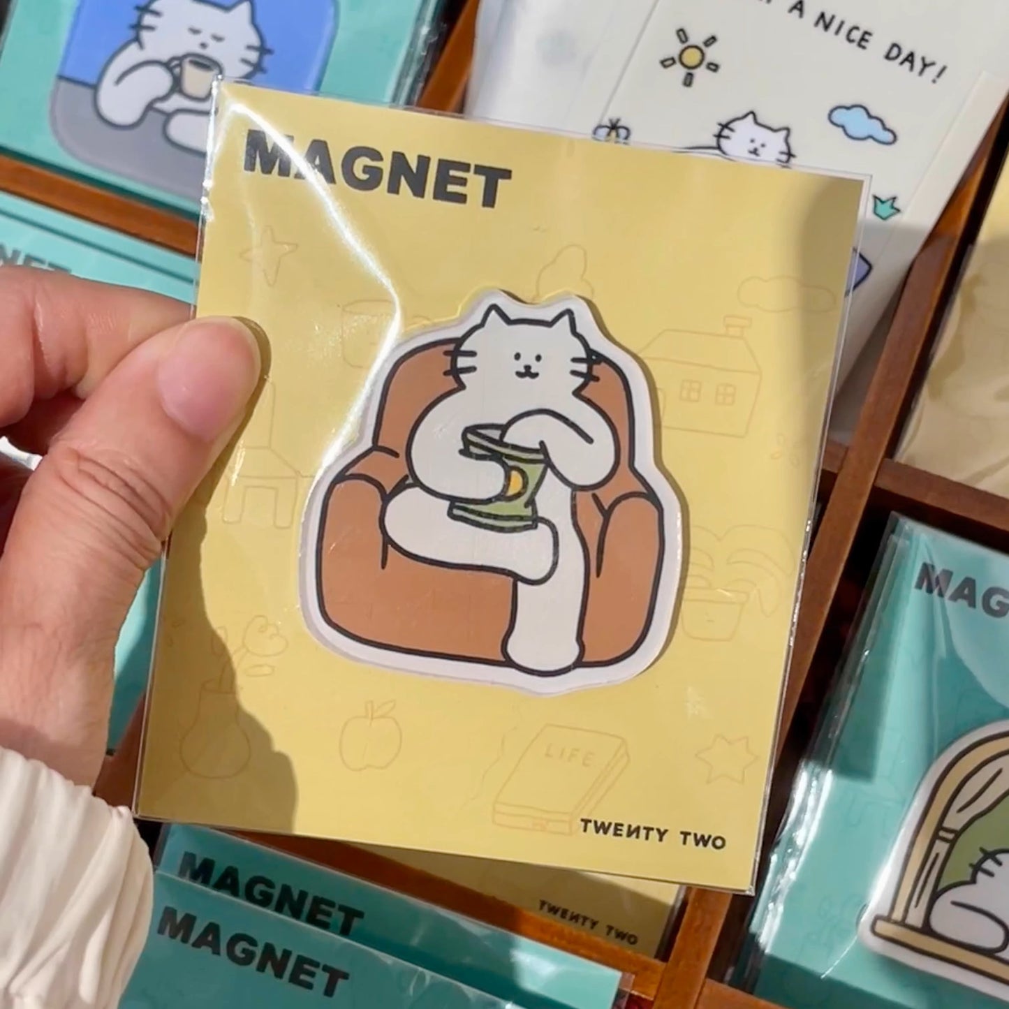 Twenty Two - Kitty Daily Life Magnet