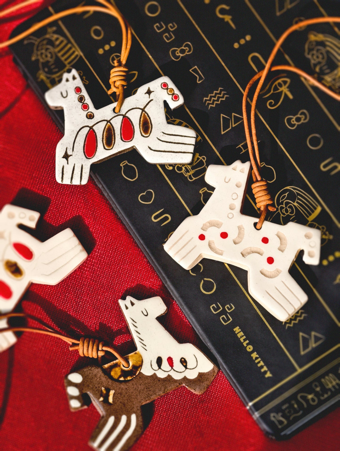 Her Market - Infinity Love Pattern Brown Symbolic Ceramic Horse Charm