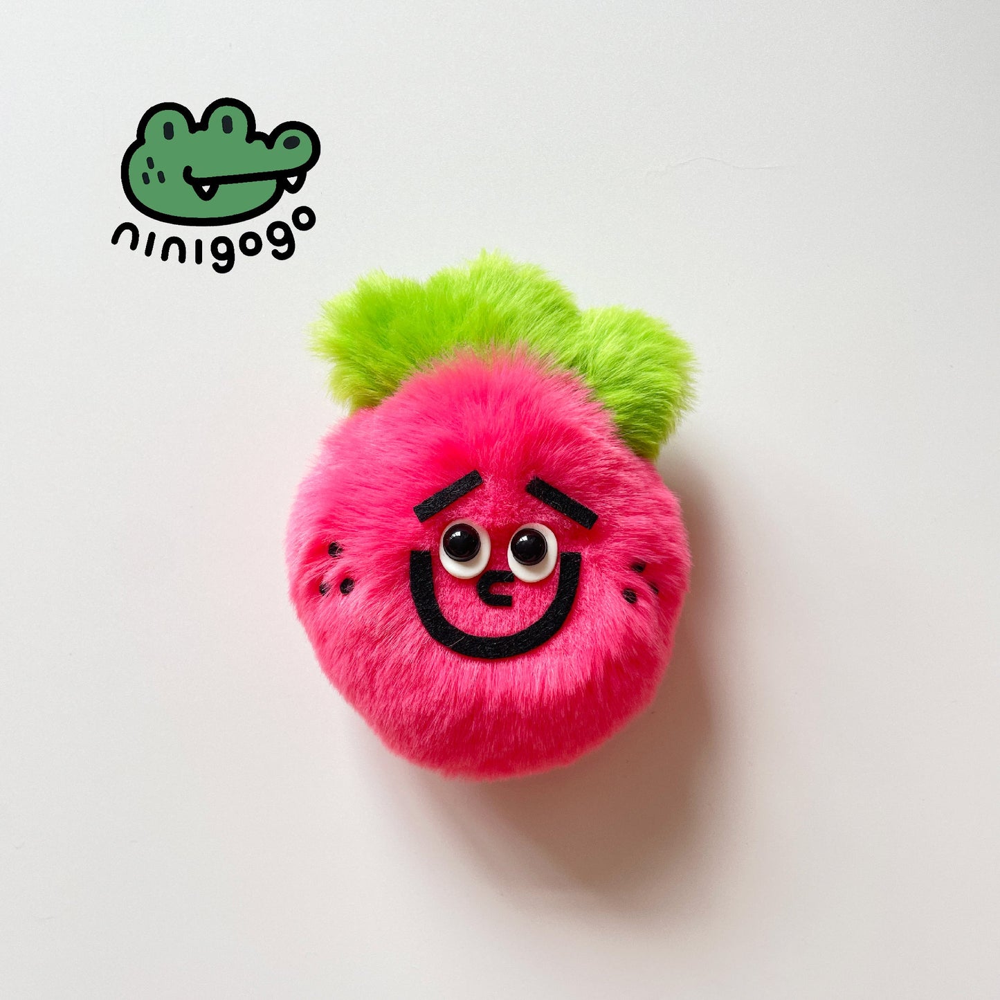 NINIGOGO - Strawberry Plush Charm