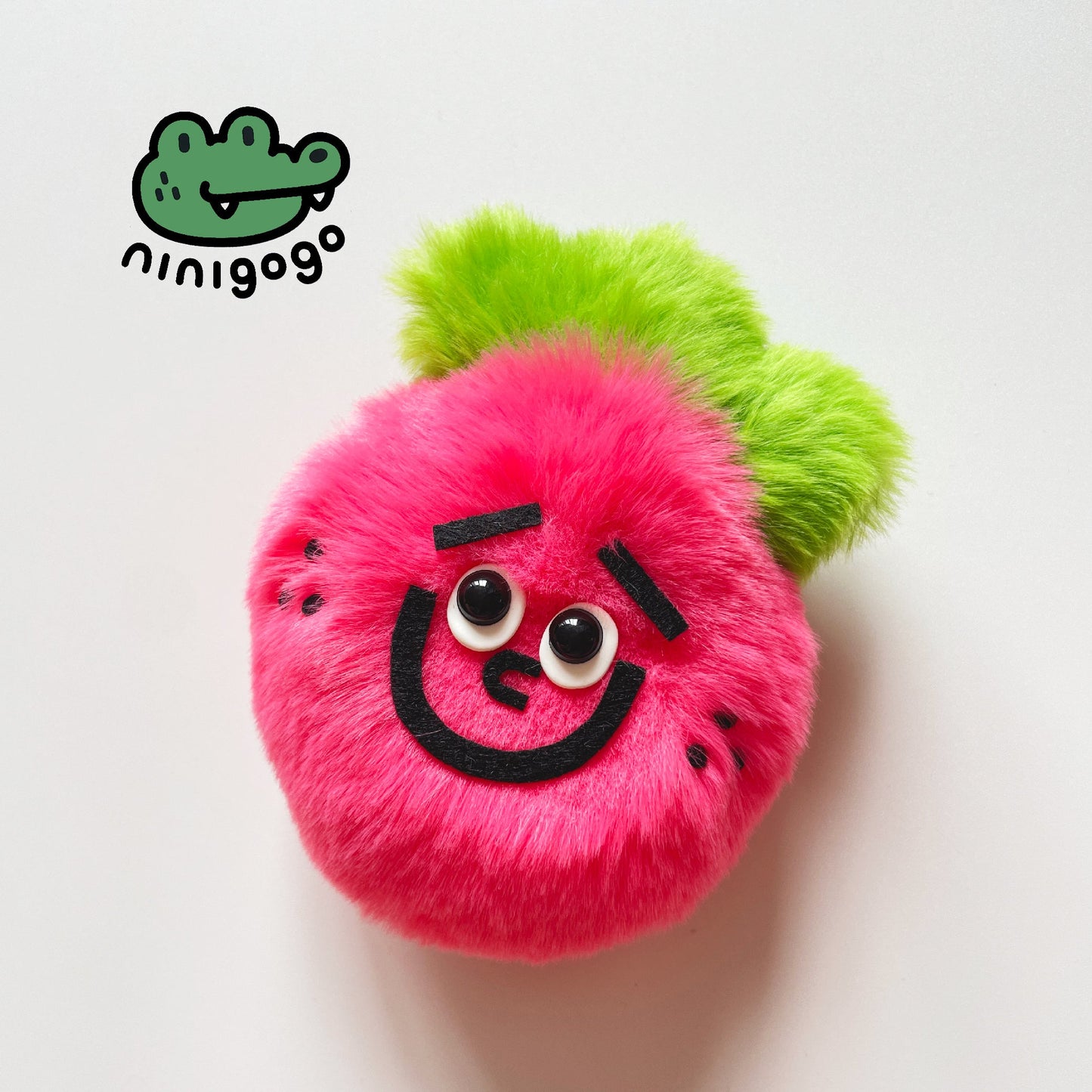 NINIGOGO - Strawberry Plush Charm