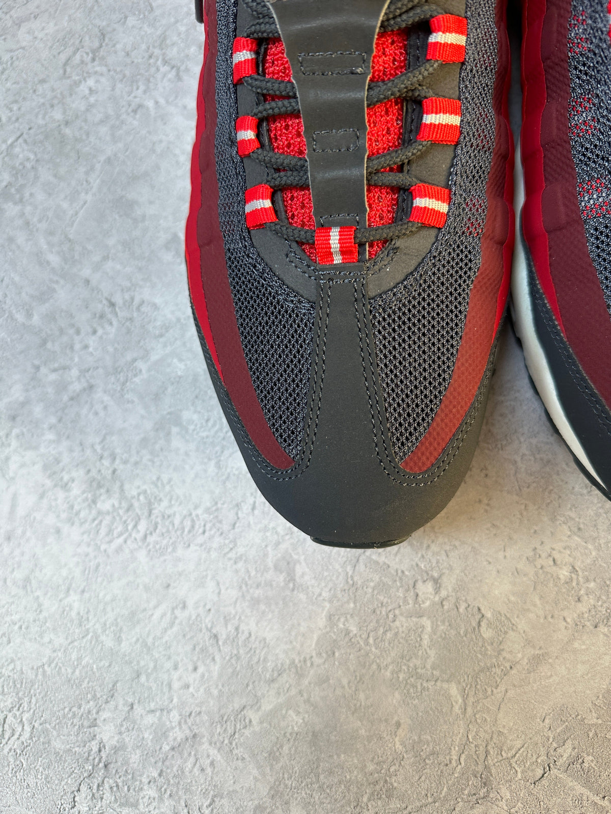 Nike Air Max 95 | Anthracite Red No Sew | UK 11