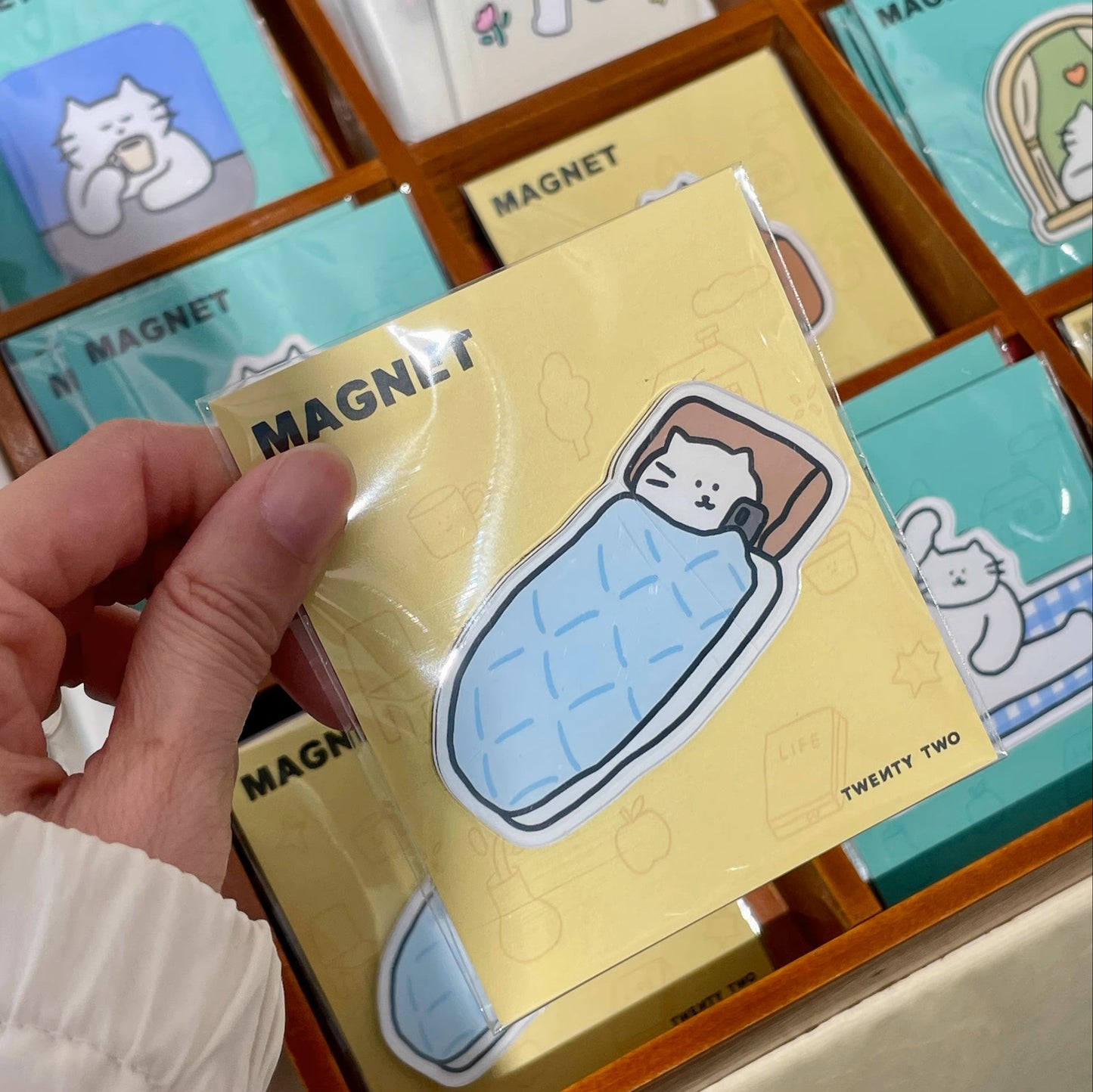 Twenty Two - Kitty Daily Life Magnet