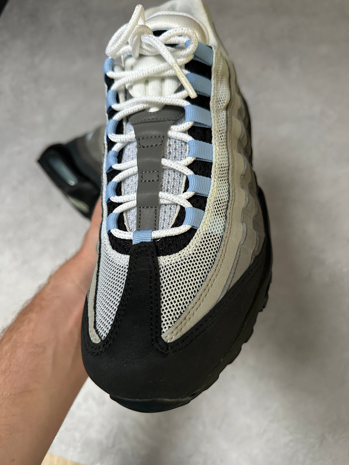 Nike Air Max 95 | Aluminum | UK 9.5