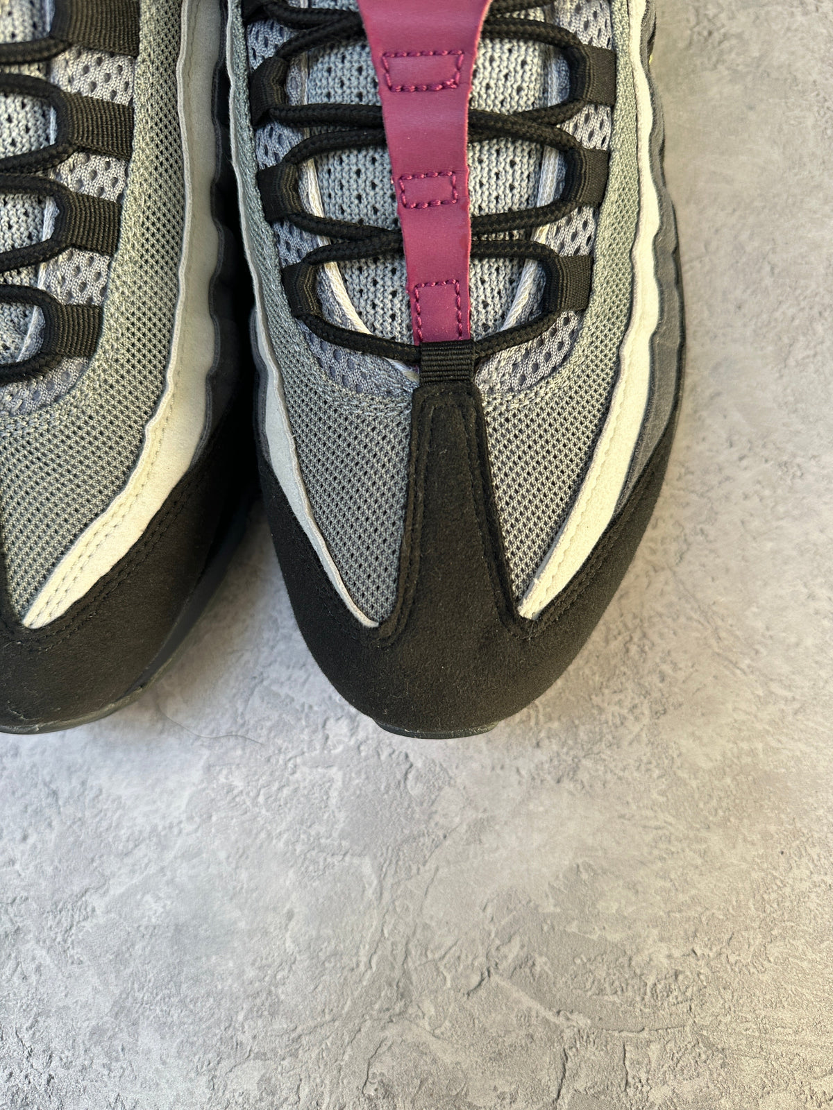 Nike Air Max 95 | 2020 Grey / Neon / Maroon IDs | UK 8.5