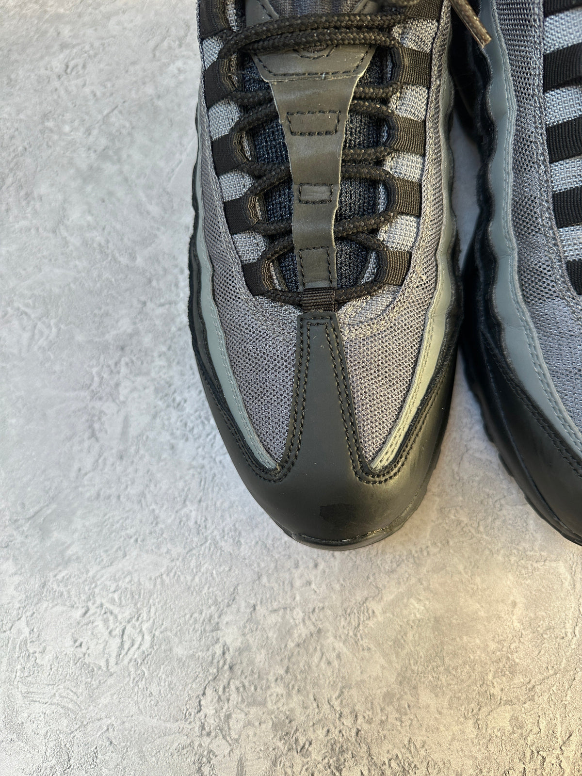 Nike Air Max 95 | Black / Smoke Grey | UK 8