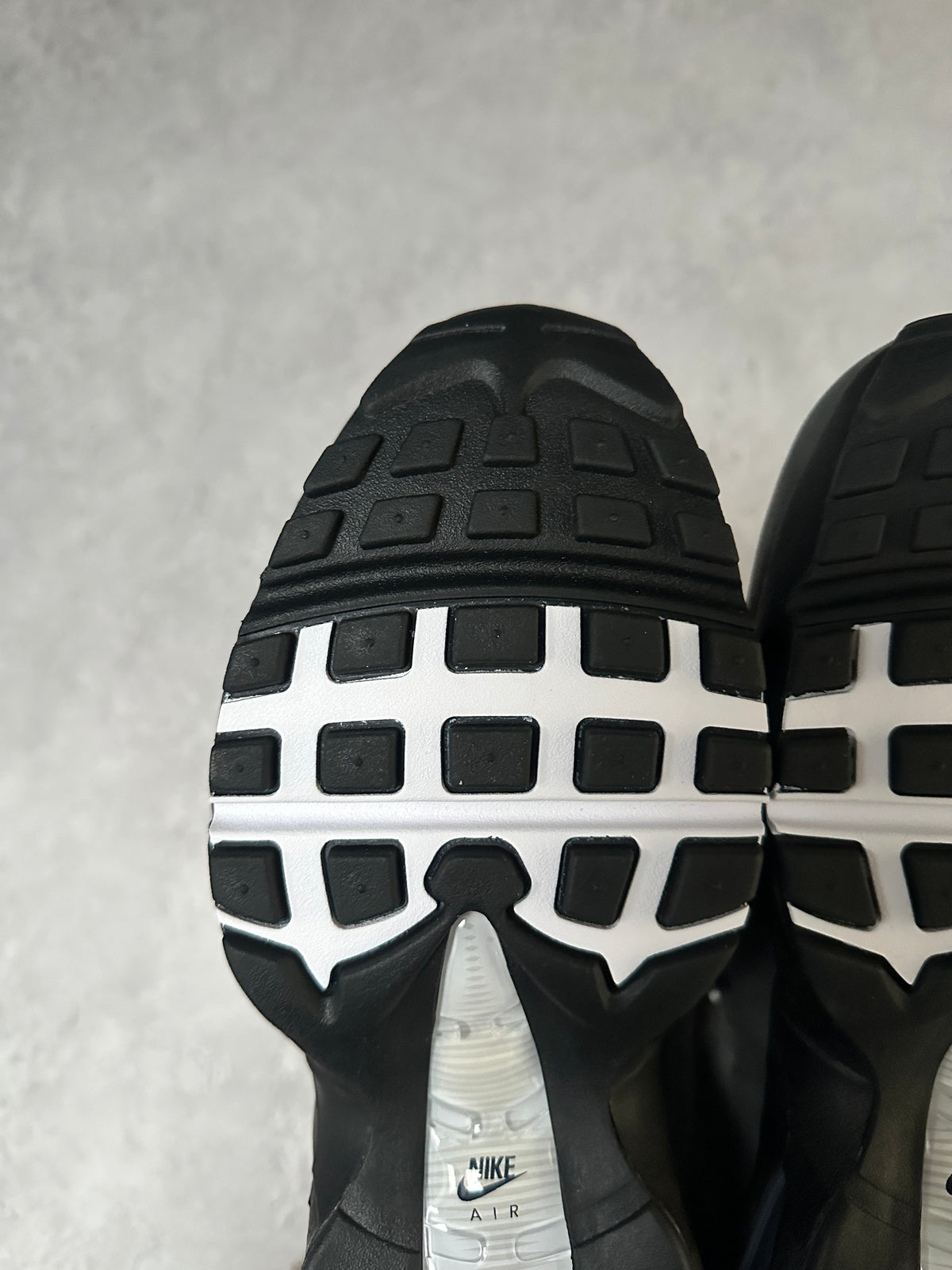 Nike Air Max 95 | Granite 2026 | UK 7.5