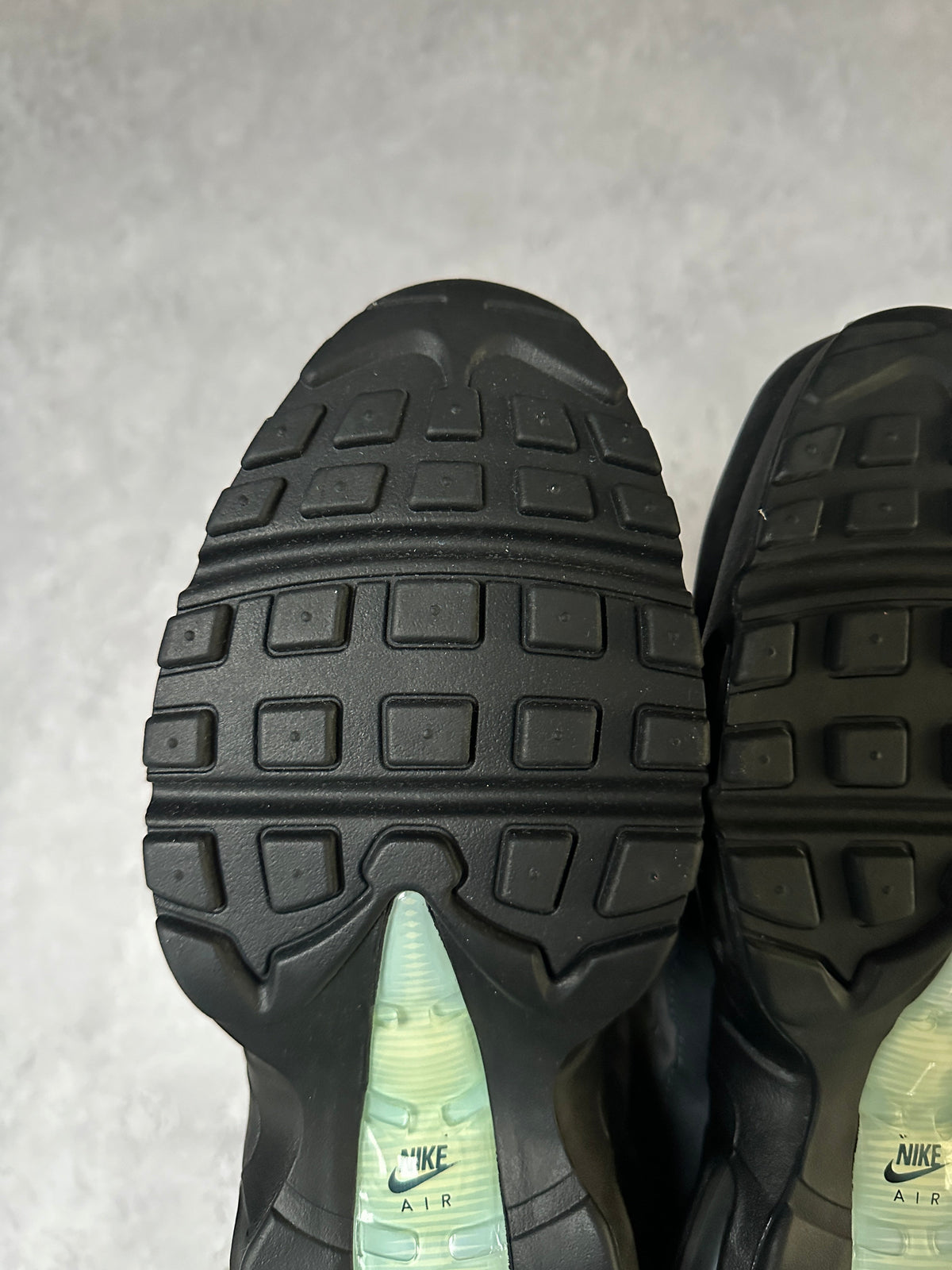 Nike Air Max 95 | Aluminum | UK 9.5