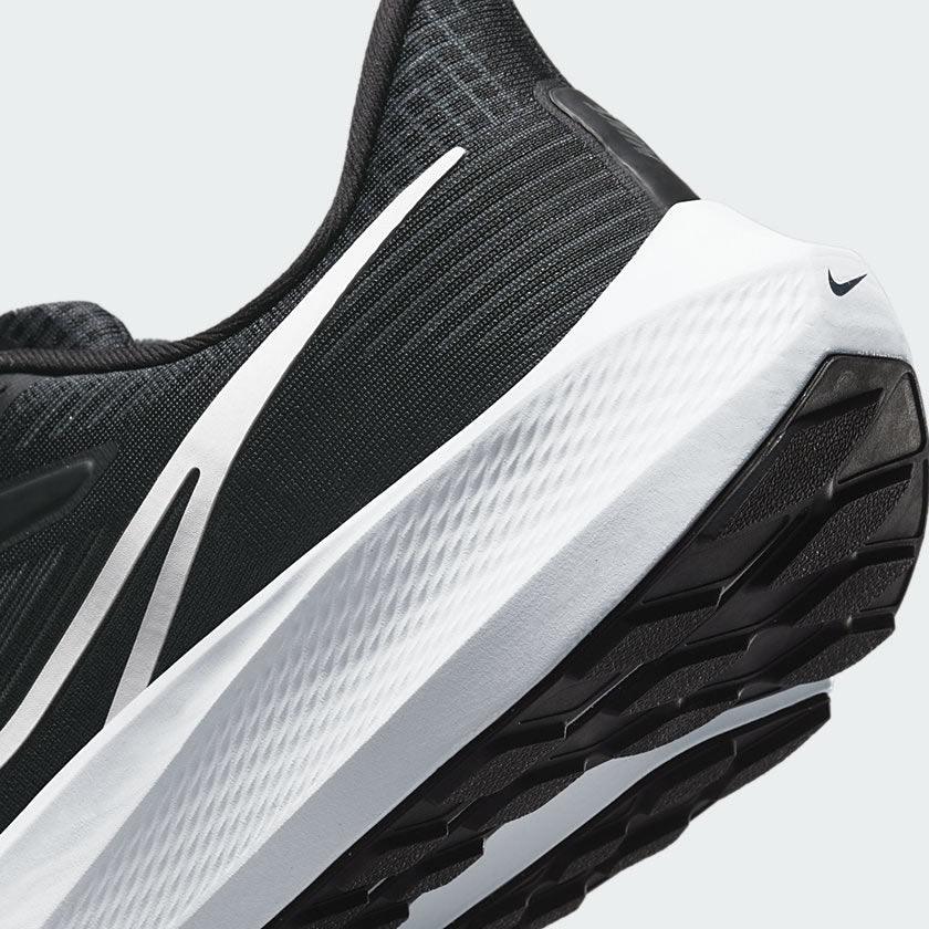 Nike Air Zoom Pegasus 39 Men's Black Running Trainers DH4071 001