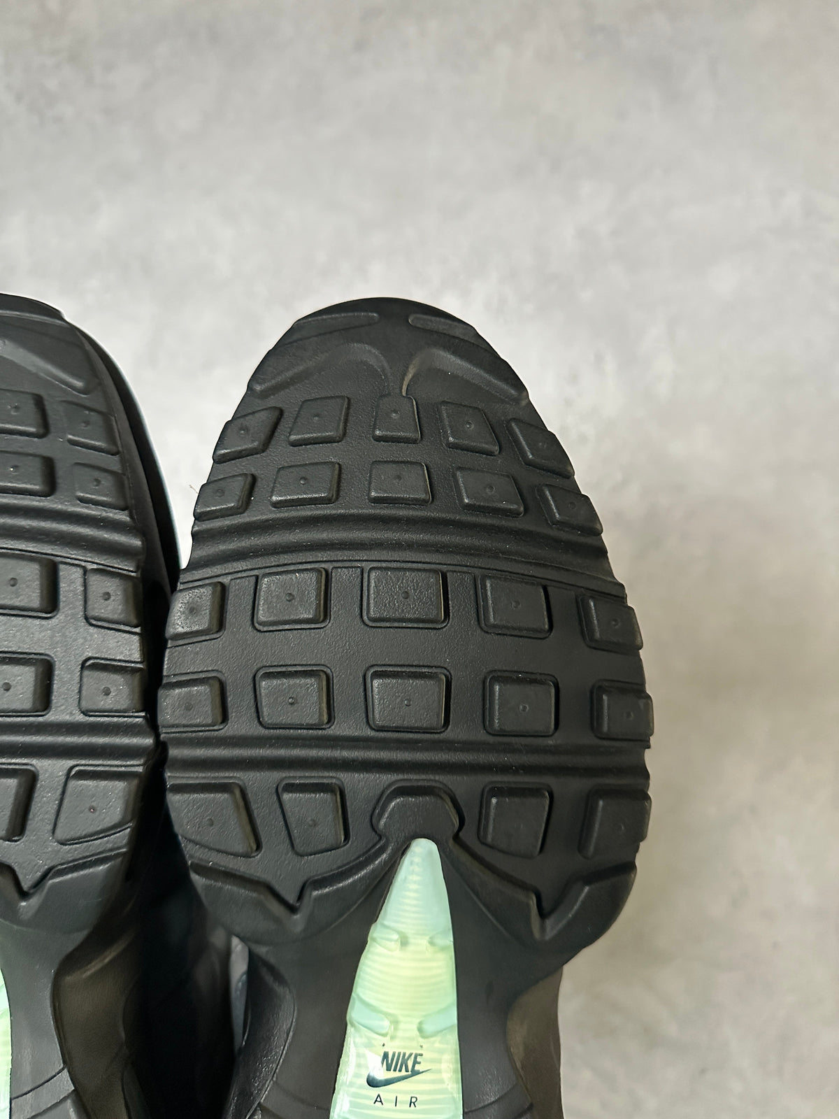 Nike Air Max 95 | Aluminum | UK 9.5