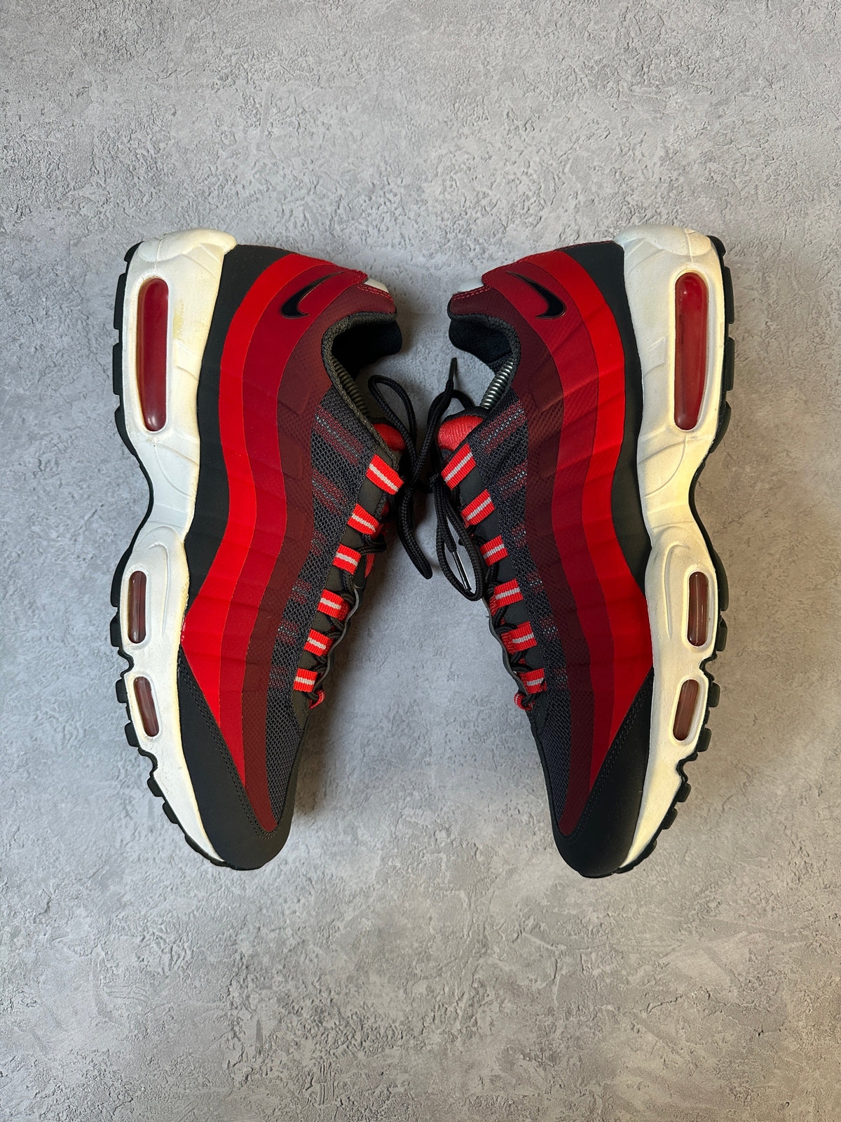 Nike Air Max 95 | Anthracite Red No Sew | UK 11