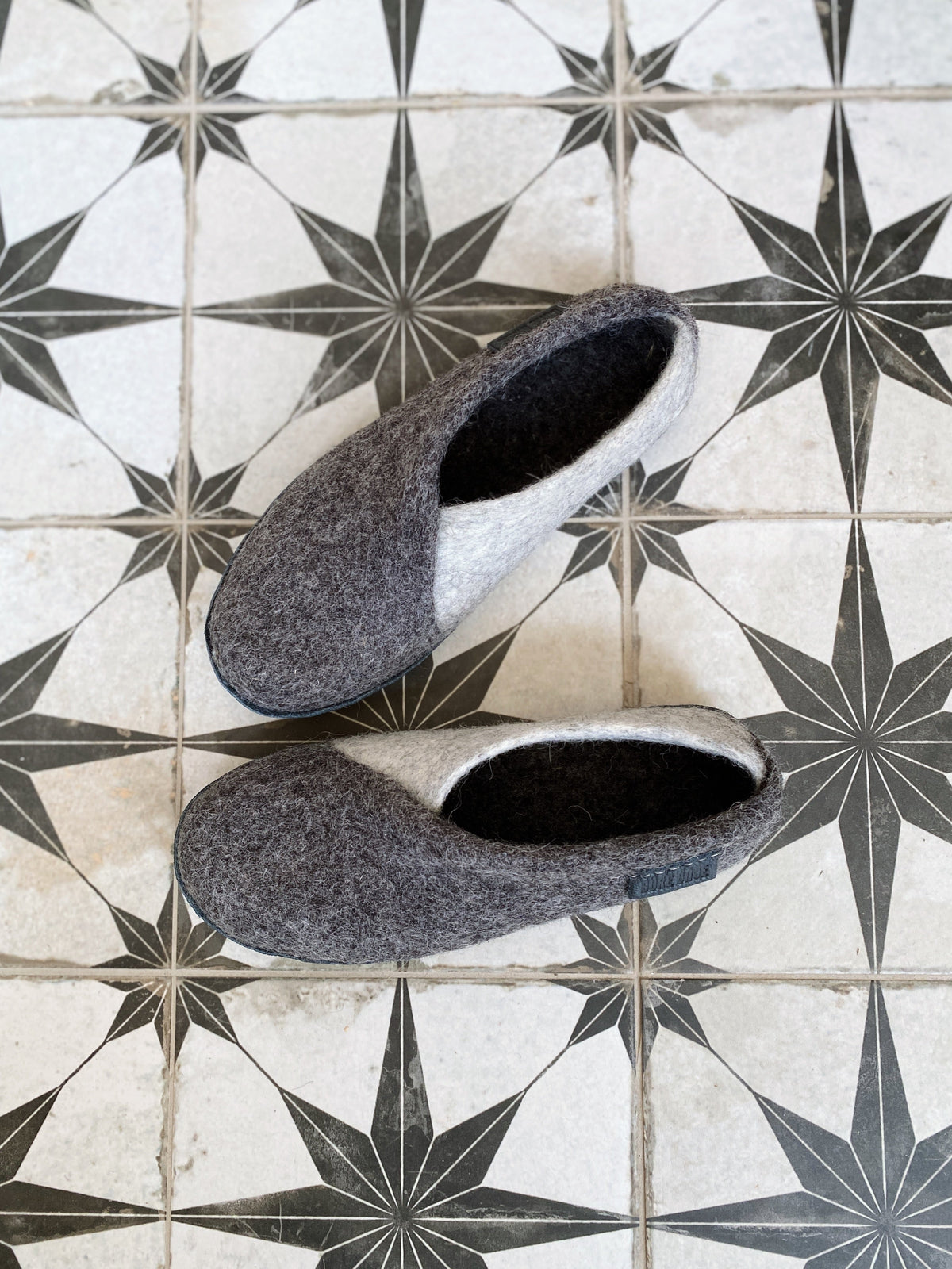 ENVELOPES Wool Slippers - Gray