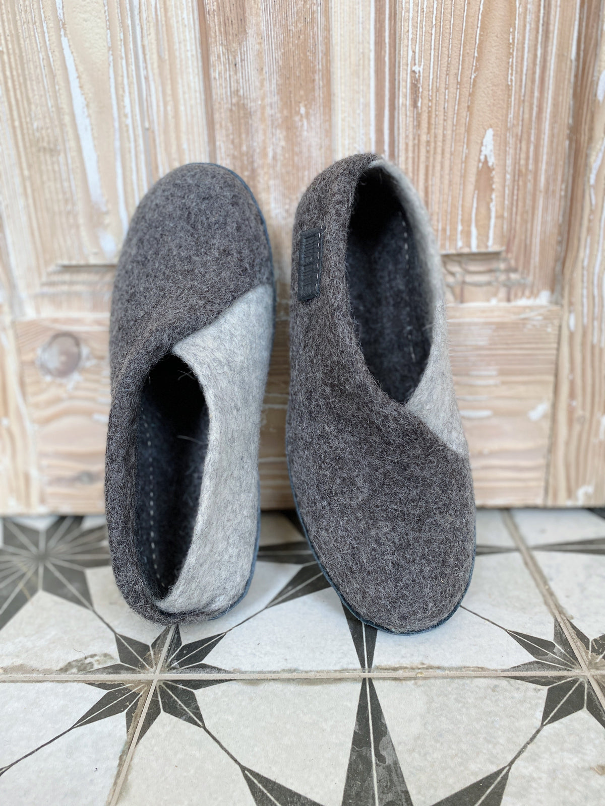 ENVELOPES Wool Slippers - Gray