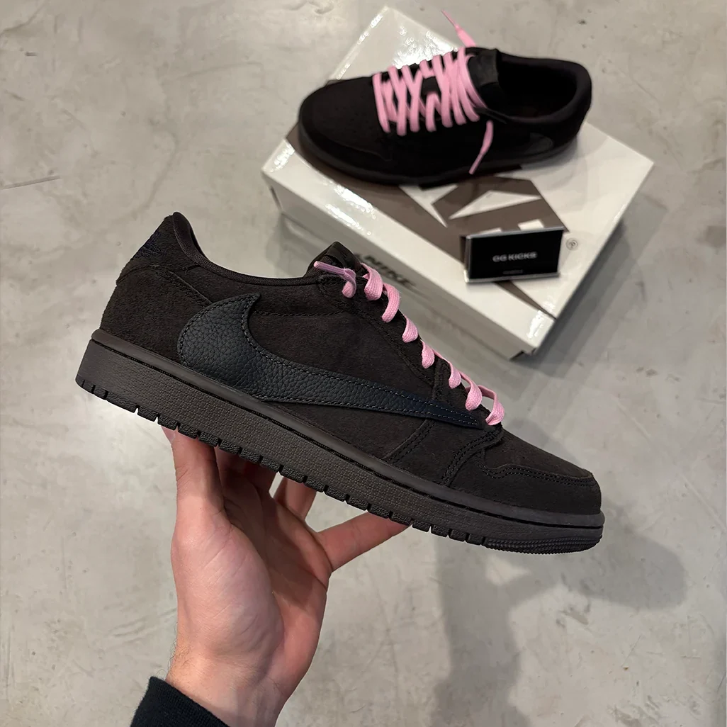 Travis Scott x Air Jordan 1 Low OG SP Velvet Brown Trainers