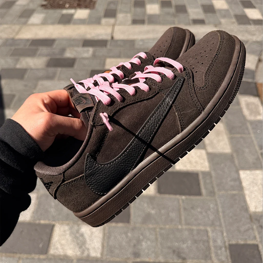 Travis Scott x Air Jordan 1 Low OG SP Velvet Brown Trainers