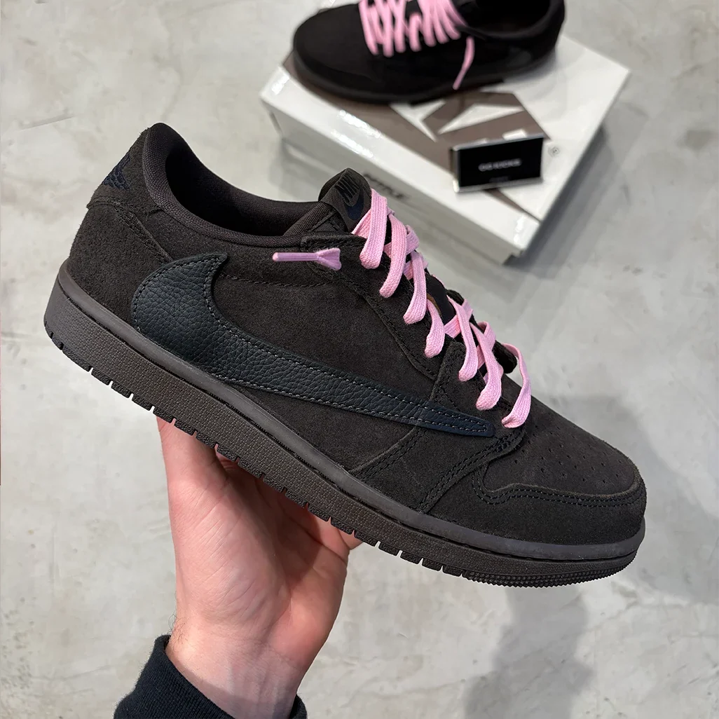 Travis Scott x Air Jordan 1 Low OG SP Velvet Brown Trainers
