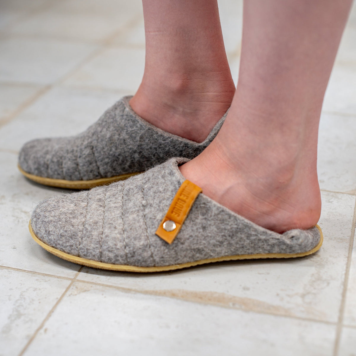 COCOON Convertible Slip-On Slippers with Collapsible Back