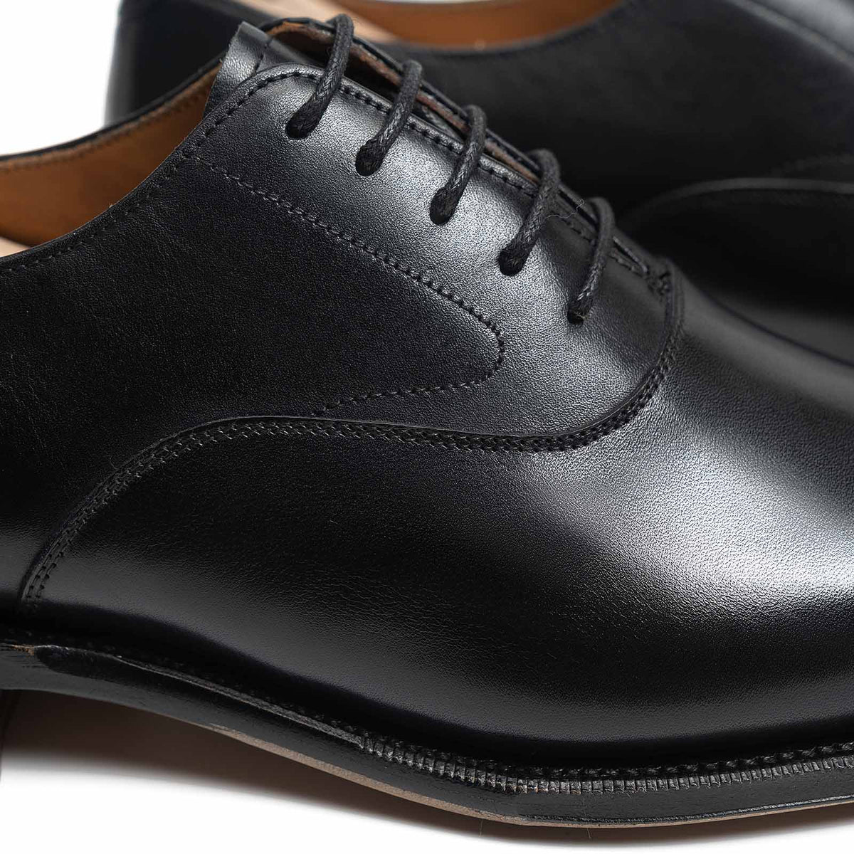 101198 - Black Calf Cap Toe Oxford - E