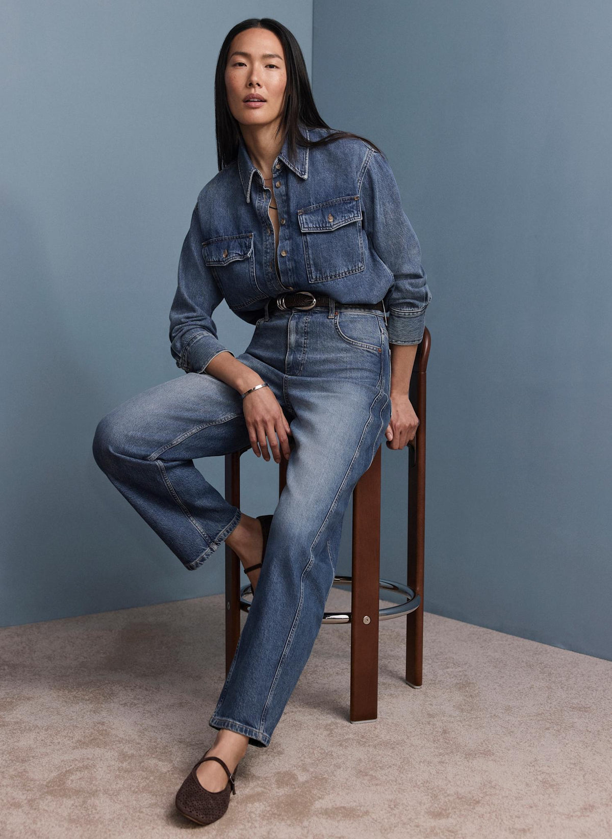 Barrel Leg Jeans in Mid Indigo