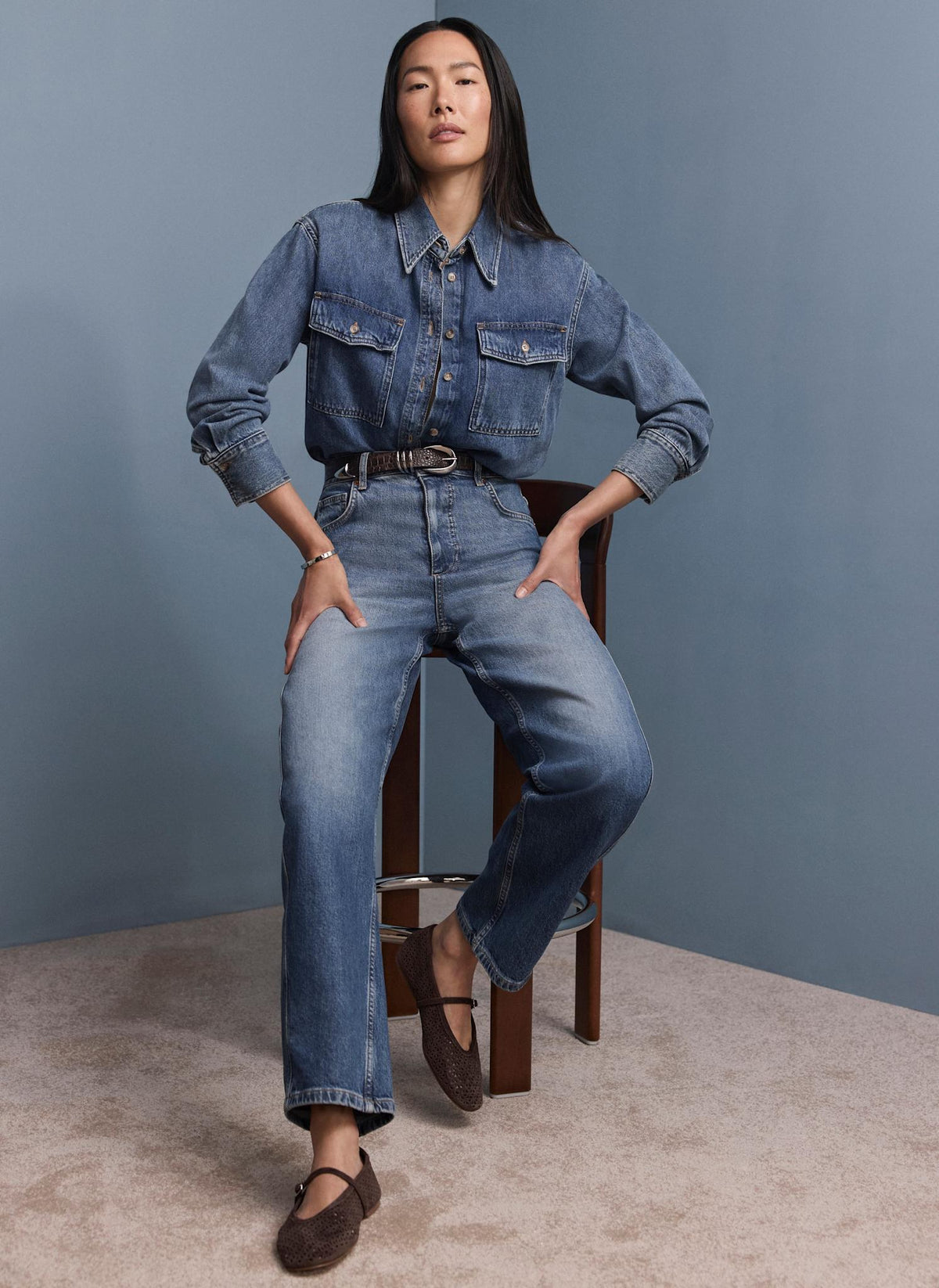 Barrel Leg Jeans in Mid Indigo