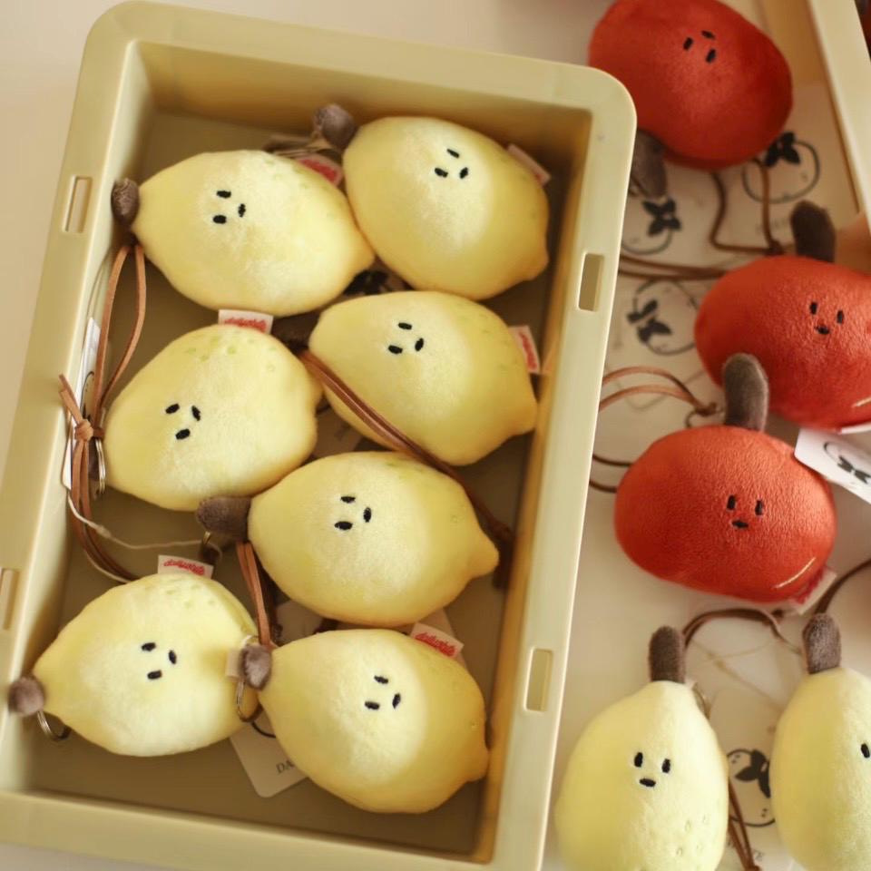 Daily White - Lemon Bag Charm