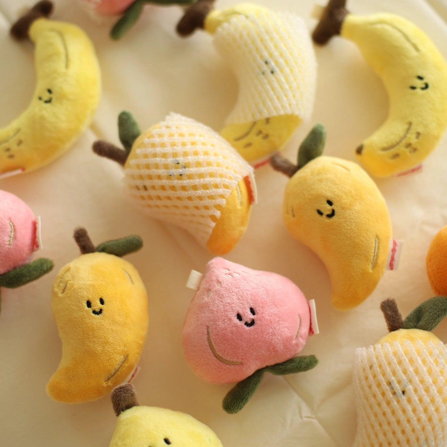 Daily White - Mango Bag Charm