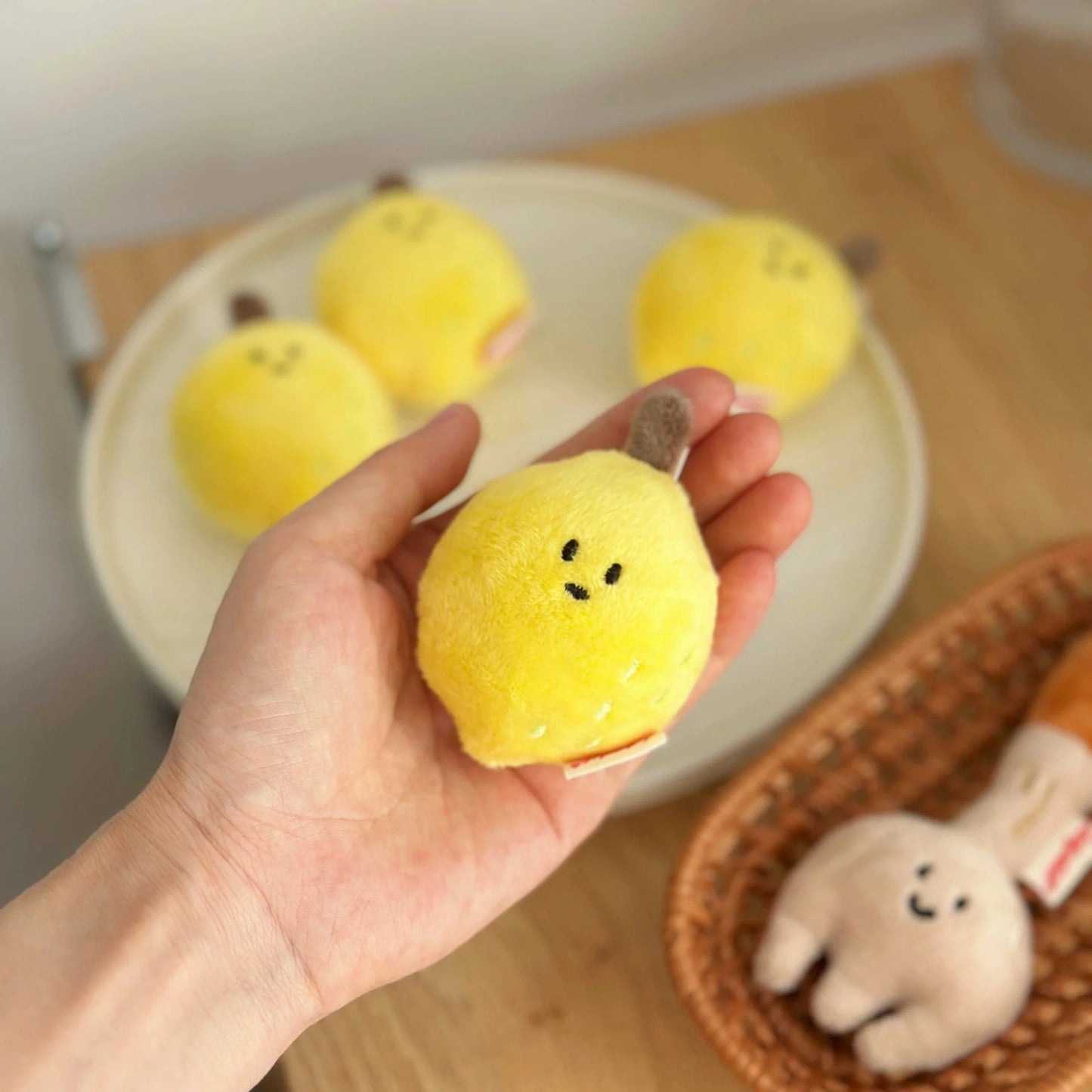 Daily White - Lemon Bag Charm