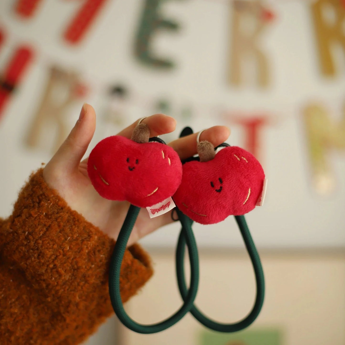 Daily White - Mini Heart Apple Toy Charm