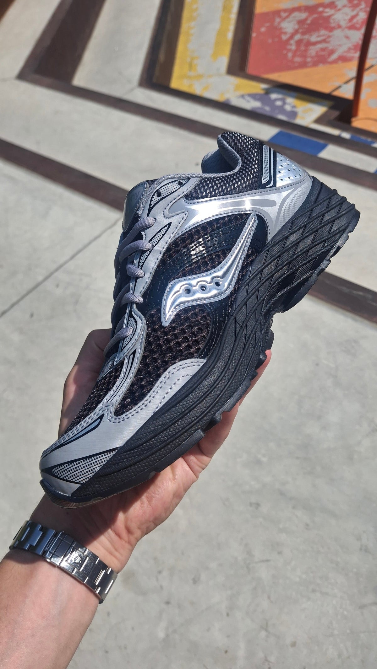 Saucony ProGrid Omni 9 – Black Silver Trainers