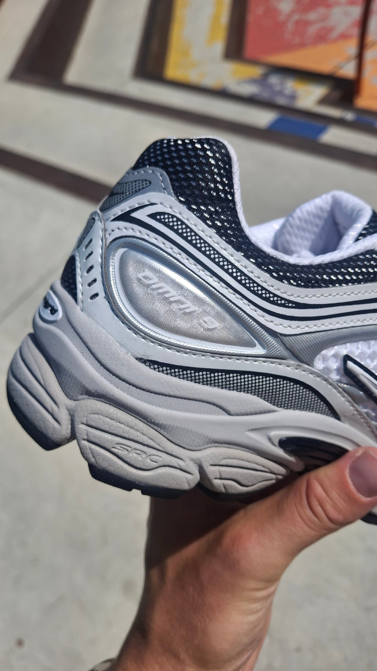 Saucony ProGrid Omni 9 OG – White Cadet Trainers