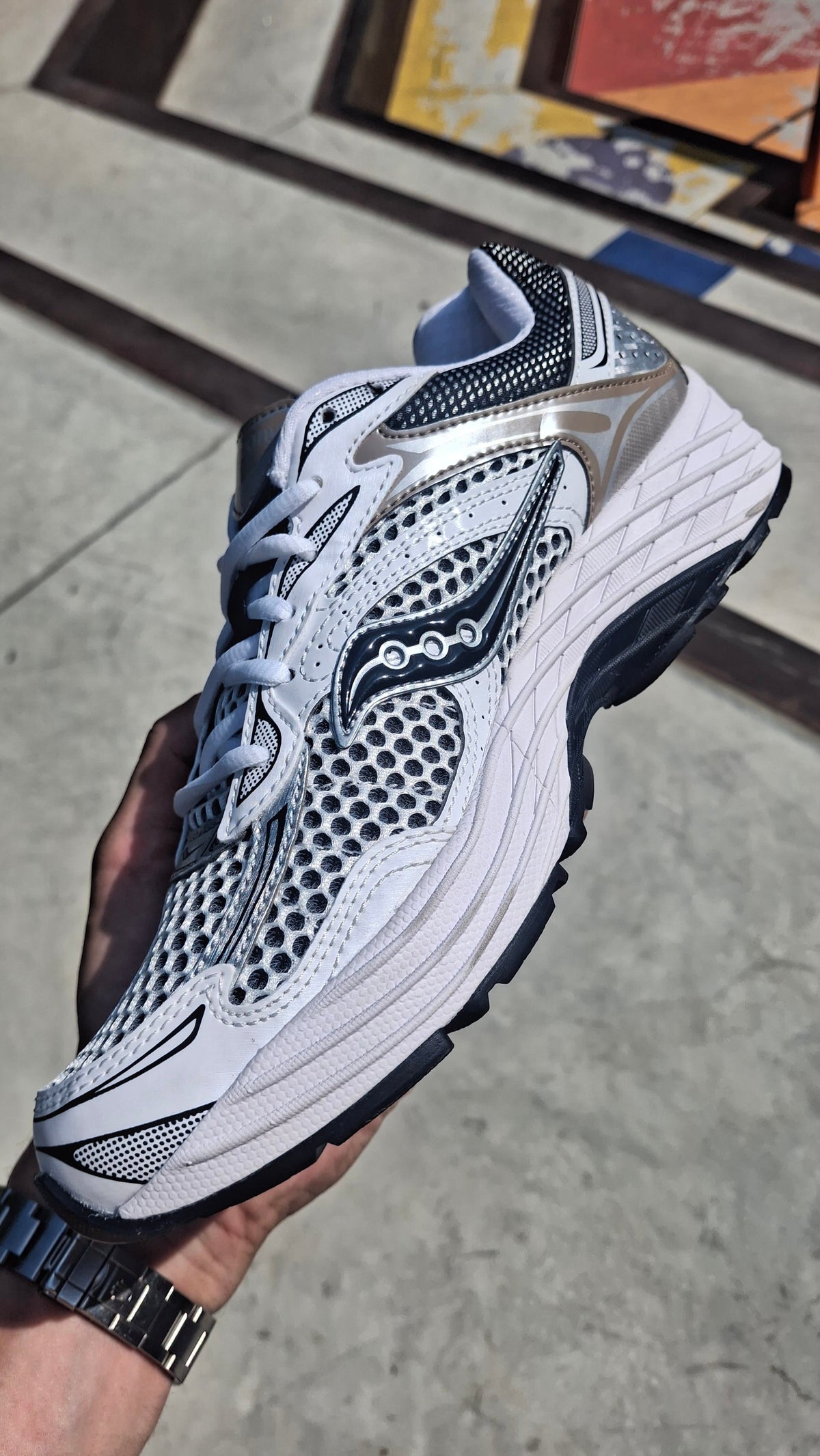 Saucony ProGrid Omni 9 OG – White Saddle Trainers