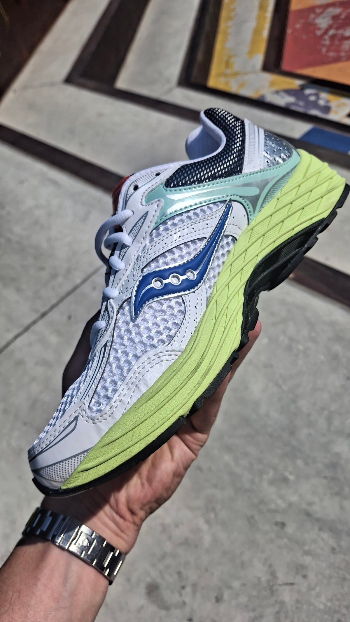 Saucony ProGrid Omni 9 OG – White Tart Trainers