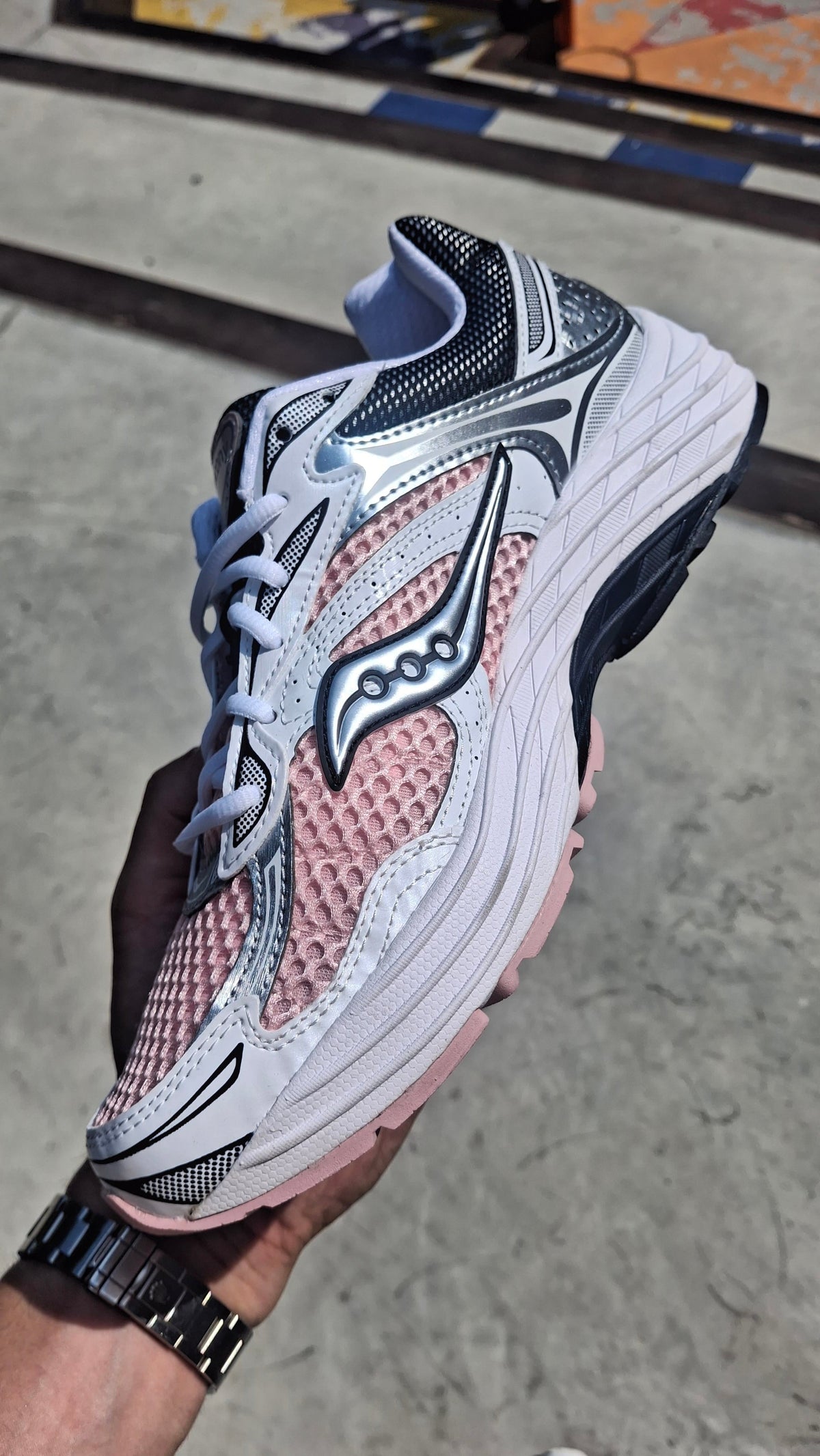 Saucony ProGrid Omni 9 OG – White Touch Trainers