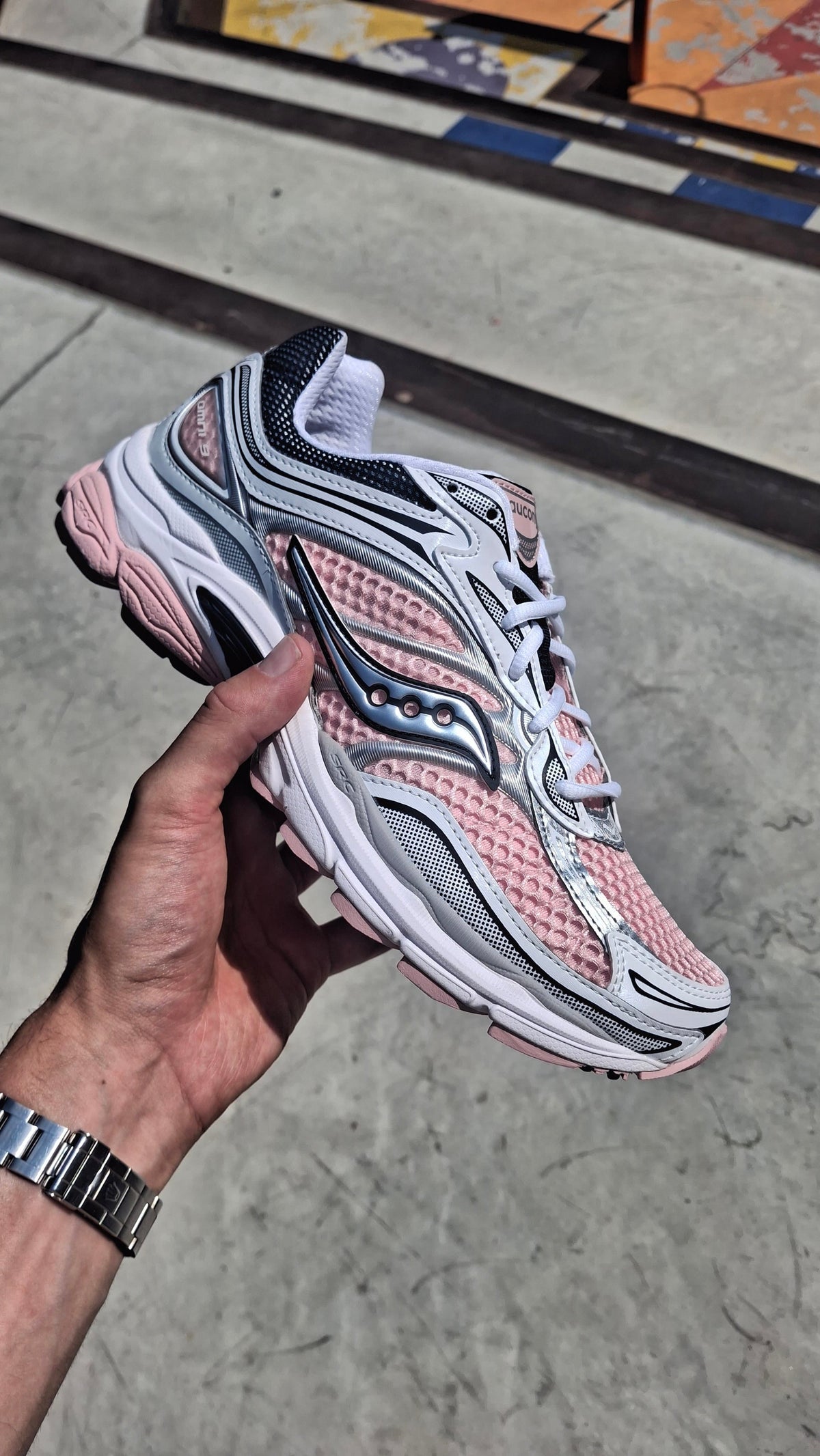 Saucony ProGrid Omni 9 OG – White Touch Trainers
