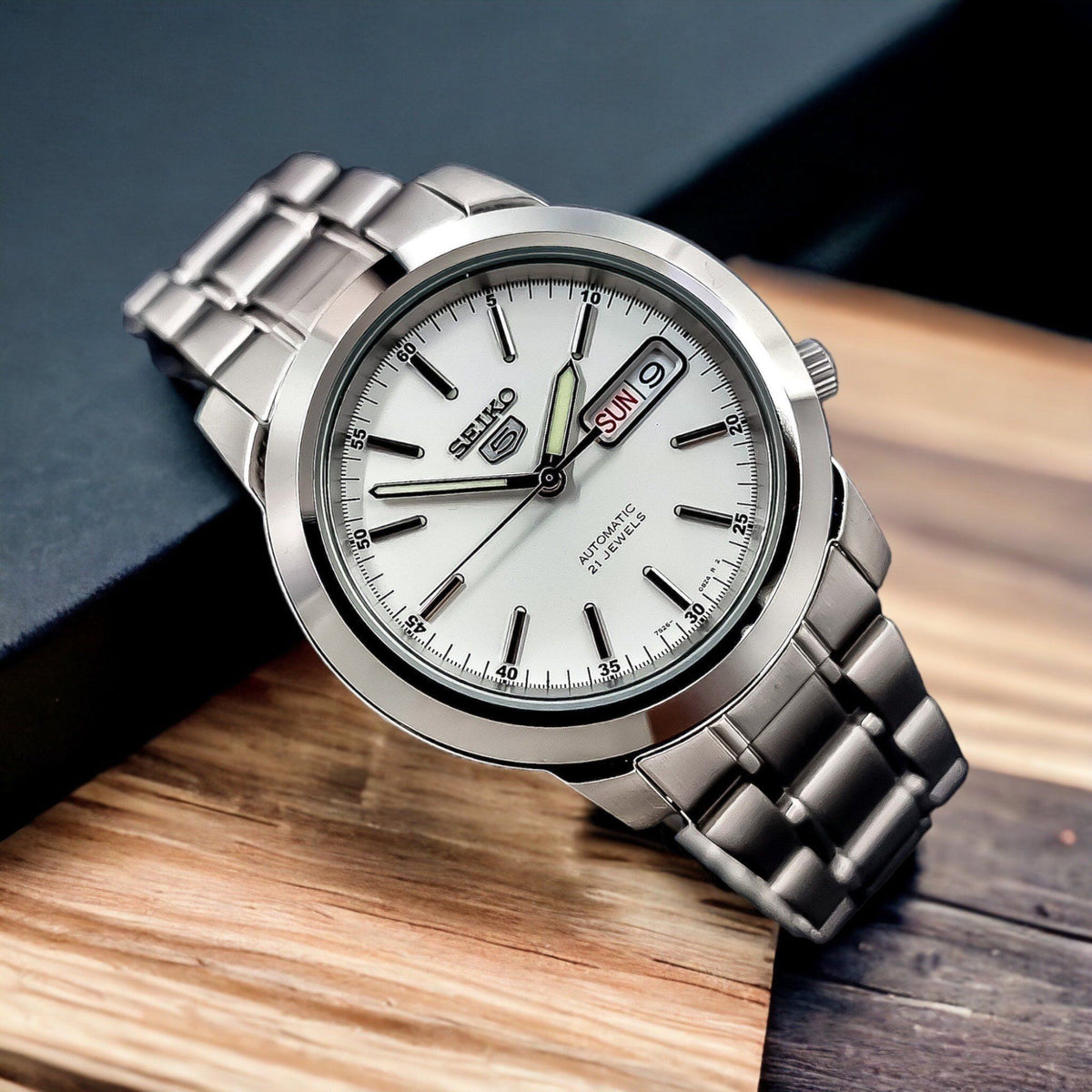 Seiko 5 Automatic White Dial Stainless Steel Men's Wristwatch SNKE49K1