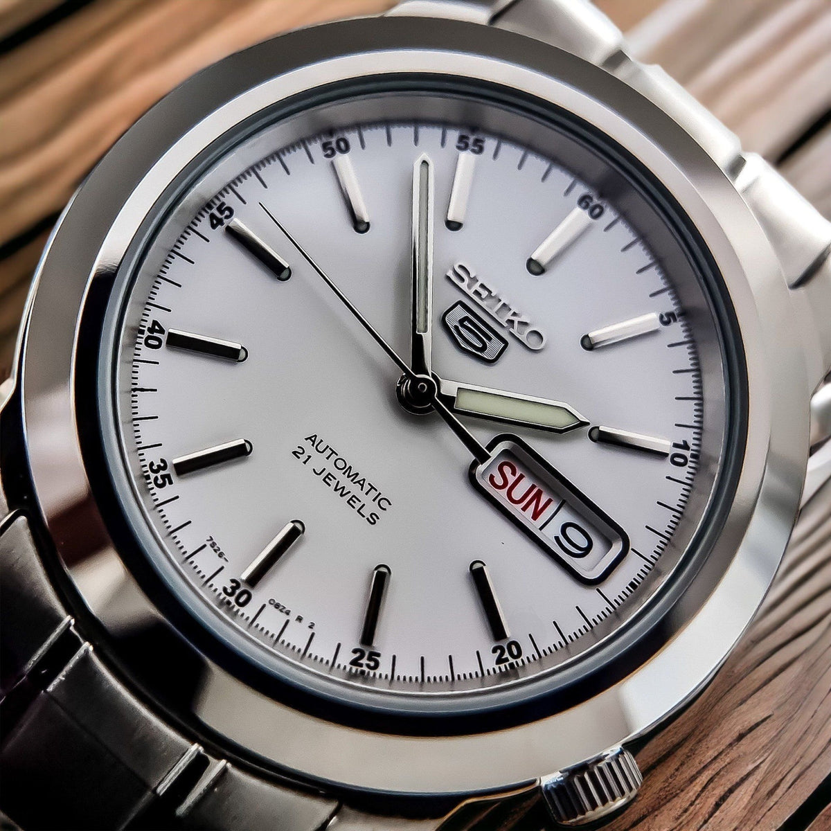 Seiko 5 Automatic White Dial Stainless Steel Men's Wristwatch SNKE49K1
